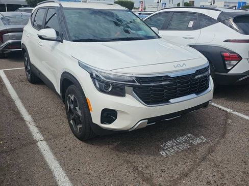 Certified 2025 Kia Seltos S FWD image 5