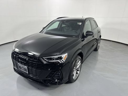 Used 2023 Audi Q3 2.0T Premium Plus w/ Premium Plus Package AWD/4WD image 32
