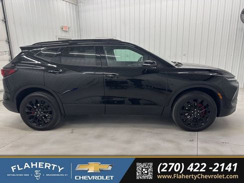 Used 2024 Chevrolet Blazer LT w/ LPO, Black Grille Bar Package image 2