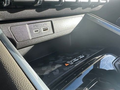 Used 2025 Chevrolet Colorado ZR2 w/ Technology Package image 19