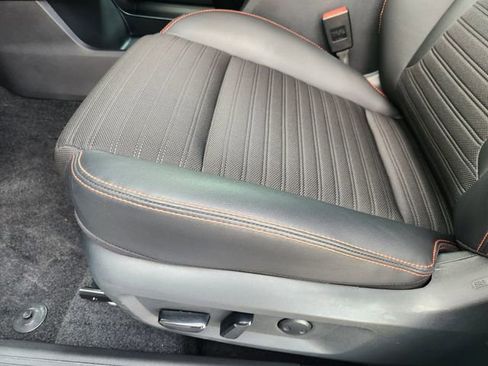 Certified 2025 Nissan Rogue SV AWD/4WD image 20