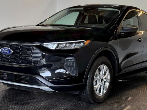 Used 2025 Ford Escape Active image 4