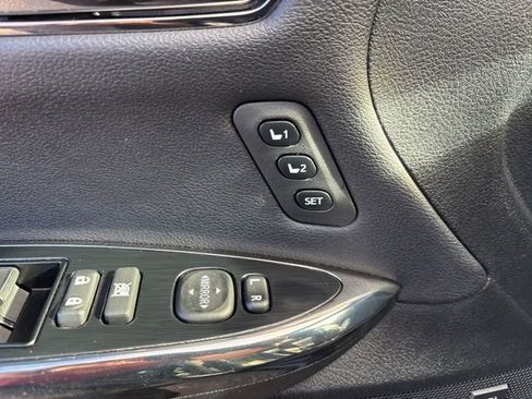 Used 2018 Toyota Avalon Limited w/ All Weather Liner Package image 20