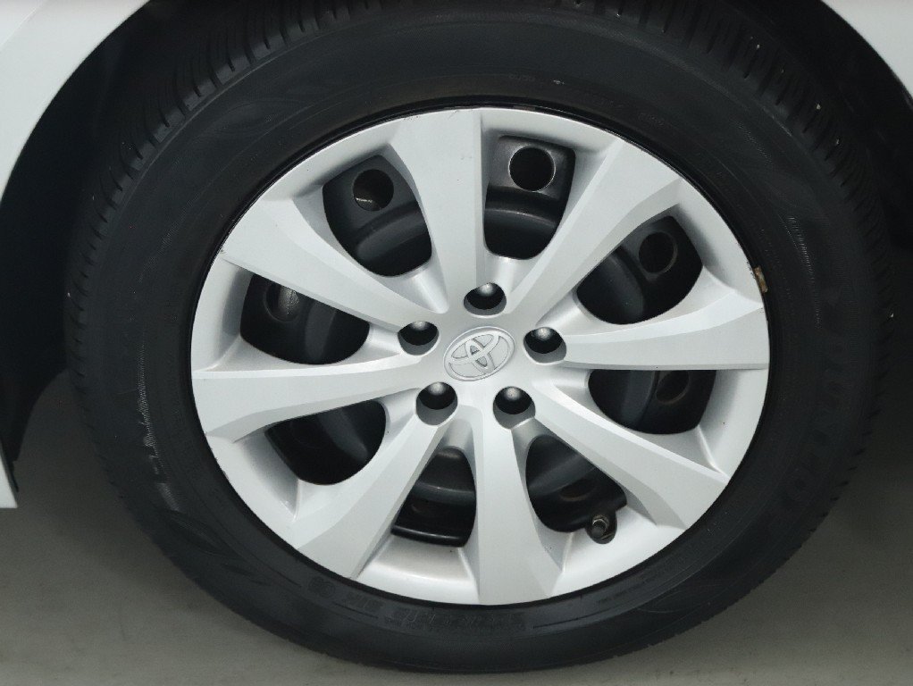 Used 2021 Toyota Corolla LE w/ Carpet Mat Package (TMS) FWD image 35
