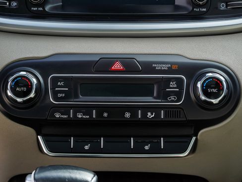 Used 2019 Kia Sorento EX image 36