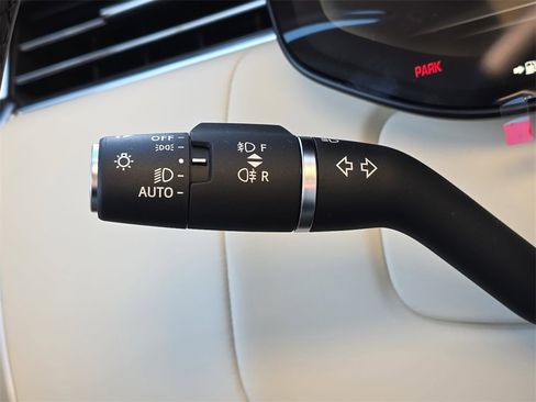 New 2026 Land Rover Range Rover SE image 27