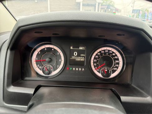 Used 2018 RAM 1500 Express w/ Express Value Package AWD/4WD image 19