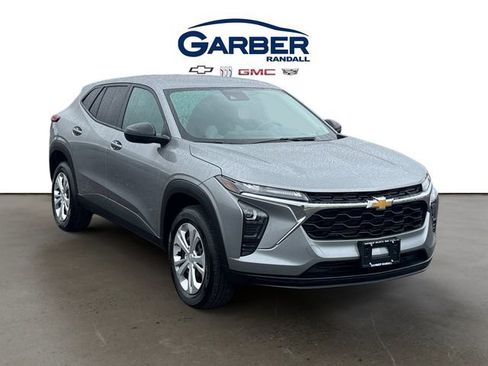 Used 2024 Chevrolet Trax LS FWD image 7
