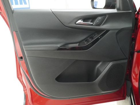 Used 2026 Chevrolet Equinox LT w/ LPO, Floor Liner Package FWD image 19