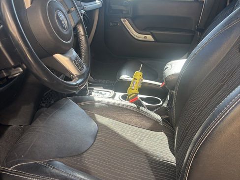 Used 2015 Jeep Wrangler Unlimited Sport image 11