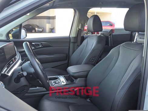 Used 2025 Kia Carnival SX Prestige FWD image 26