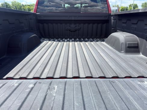 Used 2023 Chevrolet Silverado 1500 LT AWD/4WD image 8