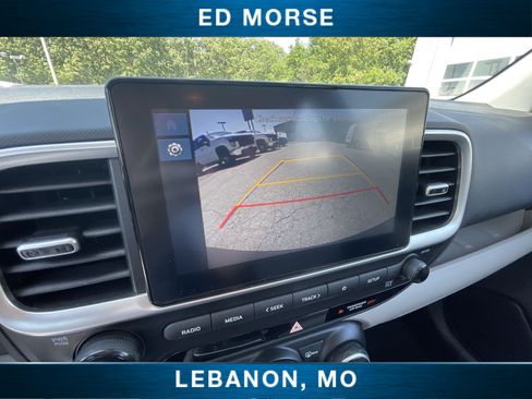 Used 2025 Hyundai Venue SEL FWD image 14