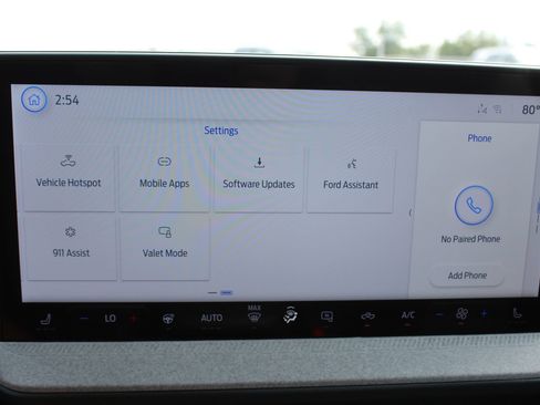 New 2025 Ford Maverick XLT w/ XLT Luxury Package FWD image 29