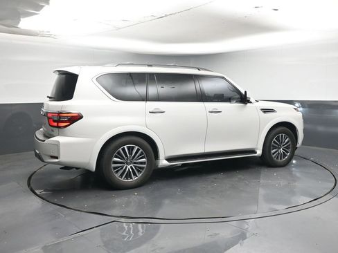 Used 2023 Nissan Armada SL w/ Captain's Chairs Package image 5