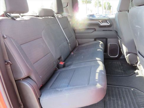 Used 2022 Chevrolet Silverado 1500 LT AWD/4WD image 31