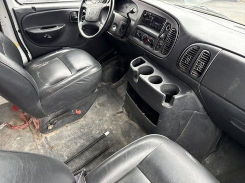 Used 2001 Dodge B1500 RWD image 13