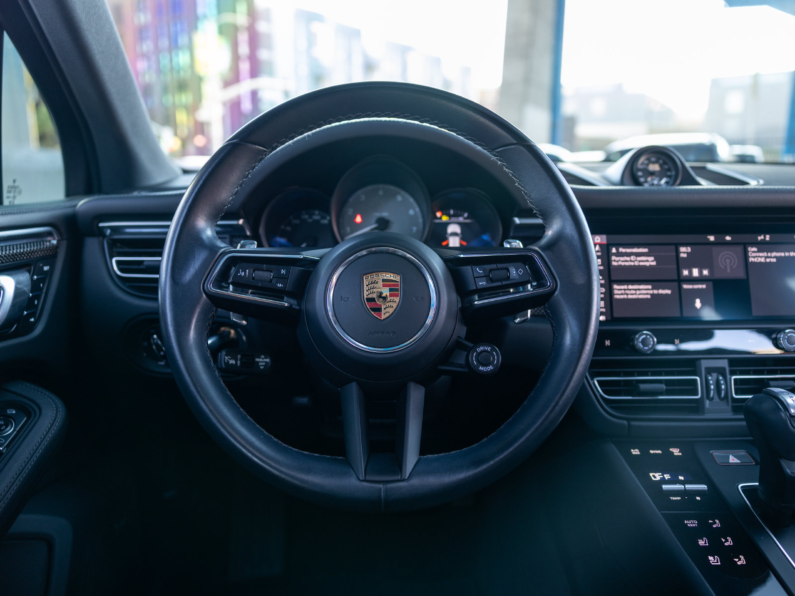 Certified 2023 Porsche Macan S AWD/4WD image 6