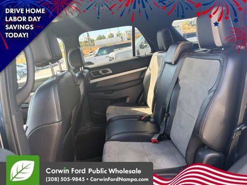 Used 2017 Ford Explorer XLT w/ Equipment Group 202A AWD/4WD image 12
