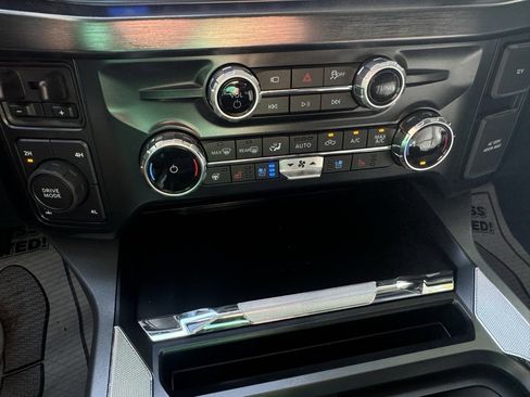 Used 2025 Ford F350 Lariat w/ Lariat Ultimate Package image 21