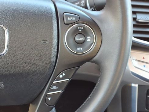 Used 2014 Honda Accord Touring image 18