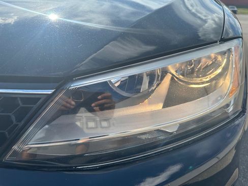 Used 2012 Volkswagen Jetta GLI Autobahn FWD image 27