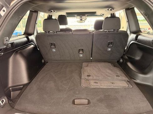 Used 2024 Jeep Grand Cherokee Laredo X w/ Luxury Tech Group I AWD/4WD image 19