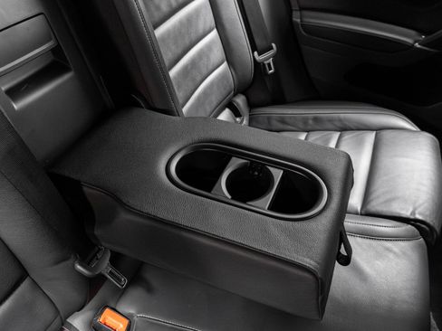 Used 2016 Volkswagen Golf R 4-Door image 24