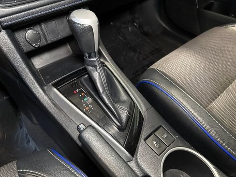 Used 2018 Toyota Corolla SE w/ Body Protection Package FWD image 17