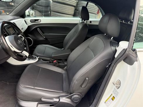 Used 2018 Volkswagen Beetle 2.0T FWD image 4