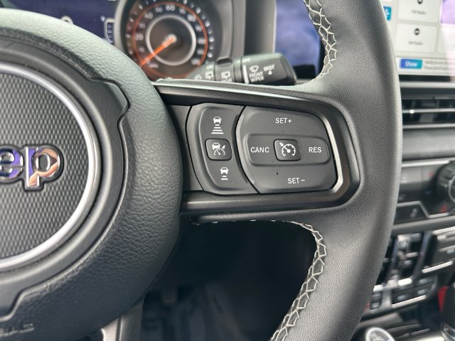 Used 2025 Jeep Wrangler Unlimited Rubicon AWD/4WD image 30