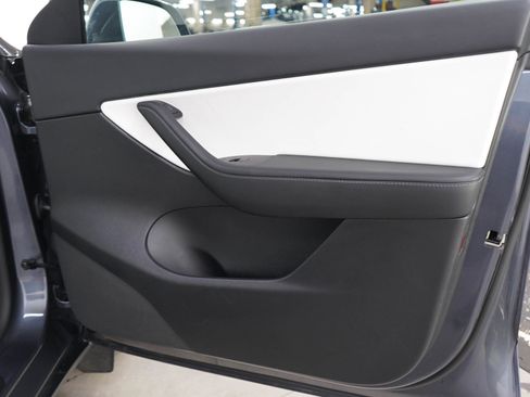 Used 2022 Tesla Model Y Performance AWD/4WD image 9
