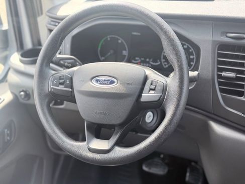 Used 2022 Ford E-Transit 148 High Roof Extended RWD image 13