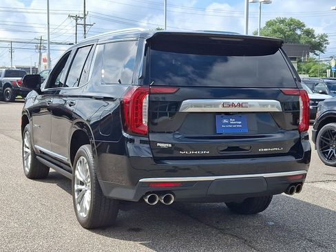 Used 2024 GMC Yukon Denali w/ Denali Reserve Package AWD/4WD image 8