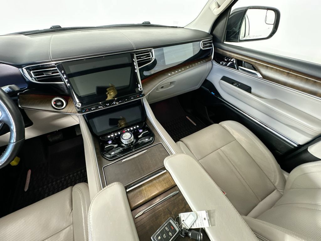 Used 2022 Jeep Grand Wagoneer Series I AWD/4WD image 11
