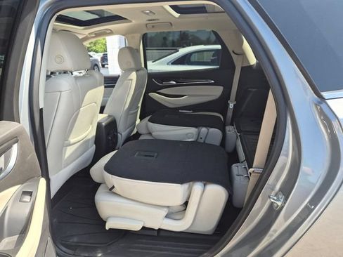 Used 2024 Buick Enclave Essence w/ Experience Buick Package AWD/4WD image 15
