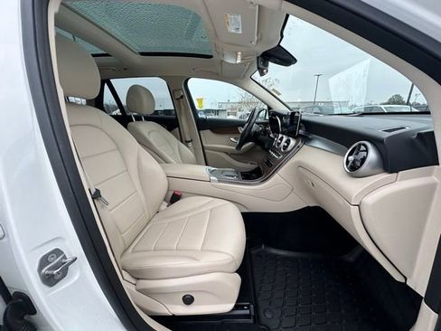 Used 2021 Mercedes-Benz GLC 300 GLC 300 image 30