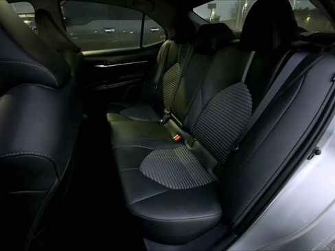Used 2023 Toyota Camry SE image 20