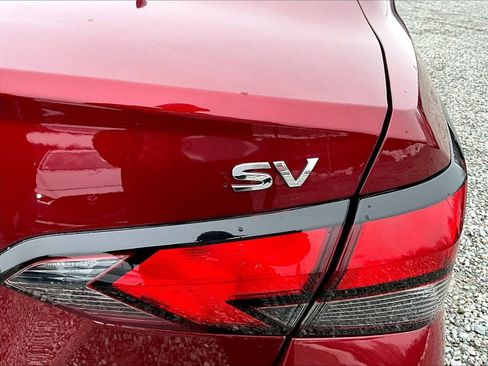 Used 2021 Nissan Versa SV image 8