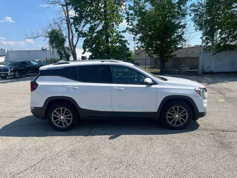 Used 2024 GMC Terrain SLT FWD image 5