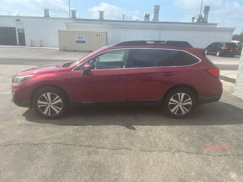 Used 2019 Subaru Outback 2.5i Limited w/ Popular Package #2 AWD/4WD image 6