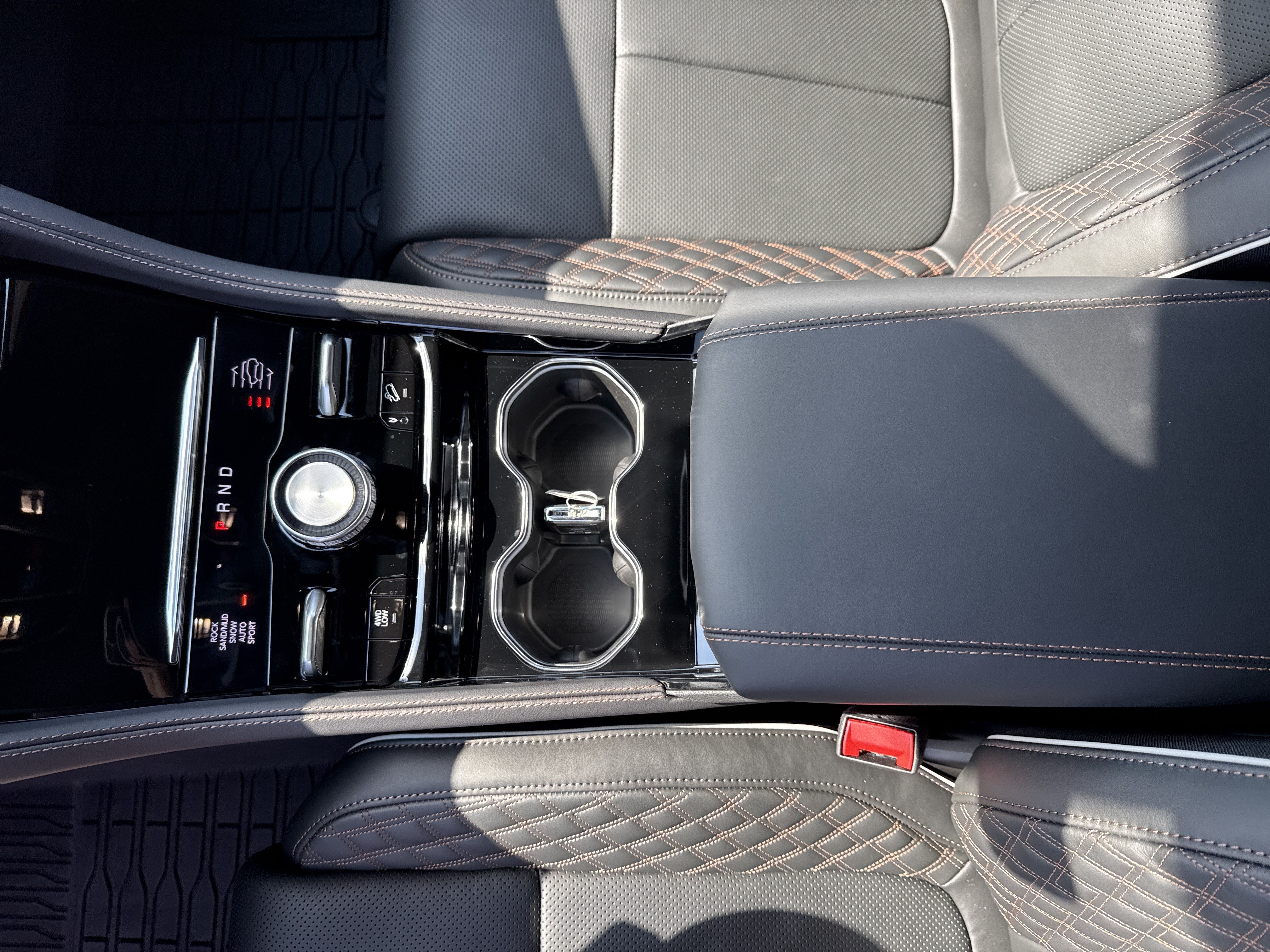New 2027 Jeep Grand Cherokee Summit AWD/4WD image 30