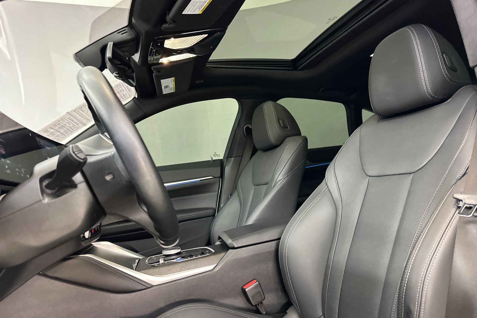 Used 2023 BMW i4 eDrive40 w/ M Sport Package RWD image 23