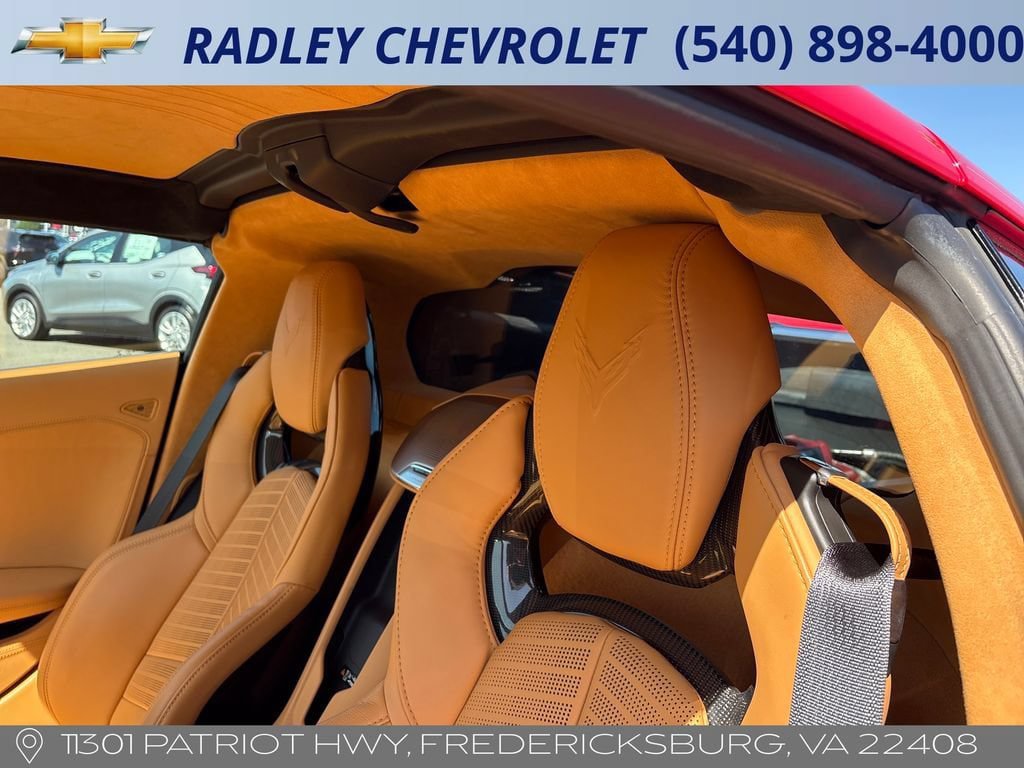 Used 2021 Chevrolet Corvette Stingray Premium Cpe w/ Z51 Performance Package RWD image 2