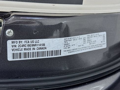 Used 2022 Chrysler Pacifica Touring-L FWD image 35