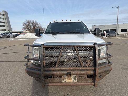 Used 2019 Ford F250 XLT w/ XLT Value Package image 4