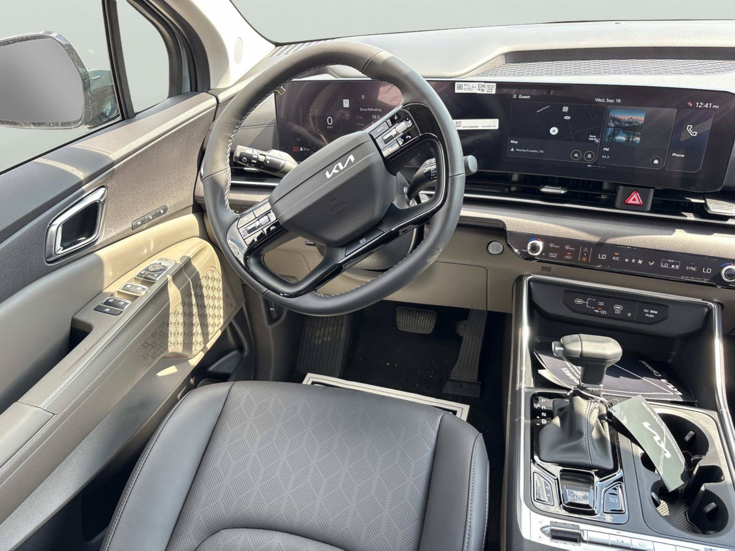 New 2027 Kia Carnival SX FWD image 13