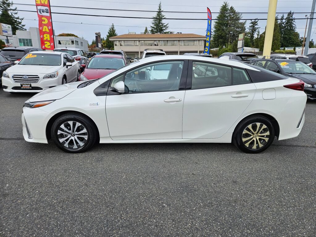 Used 2020 Toyota Prius Prime XLE FWD image 7
