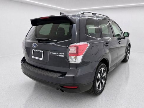 Used 2017 Subaru Forester 2.5i Limited AWD/4WD image 3