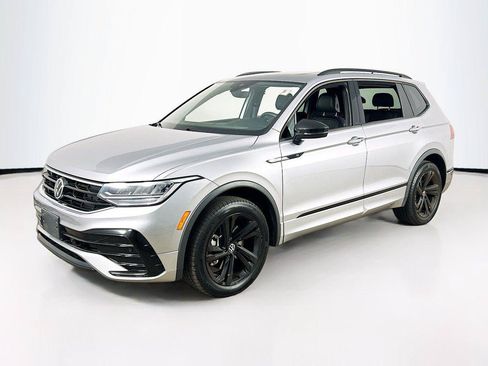 Certified 2024 Volkswagen Tiguan SE R-Line AWD/4WD image 1
